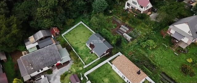 宿の敷地を真上から撮った空撮